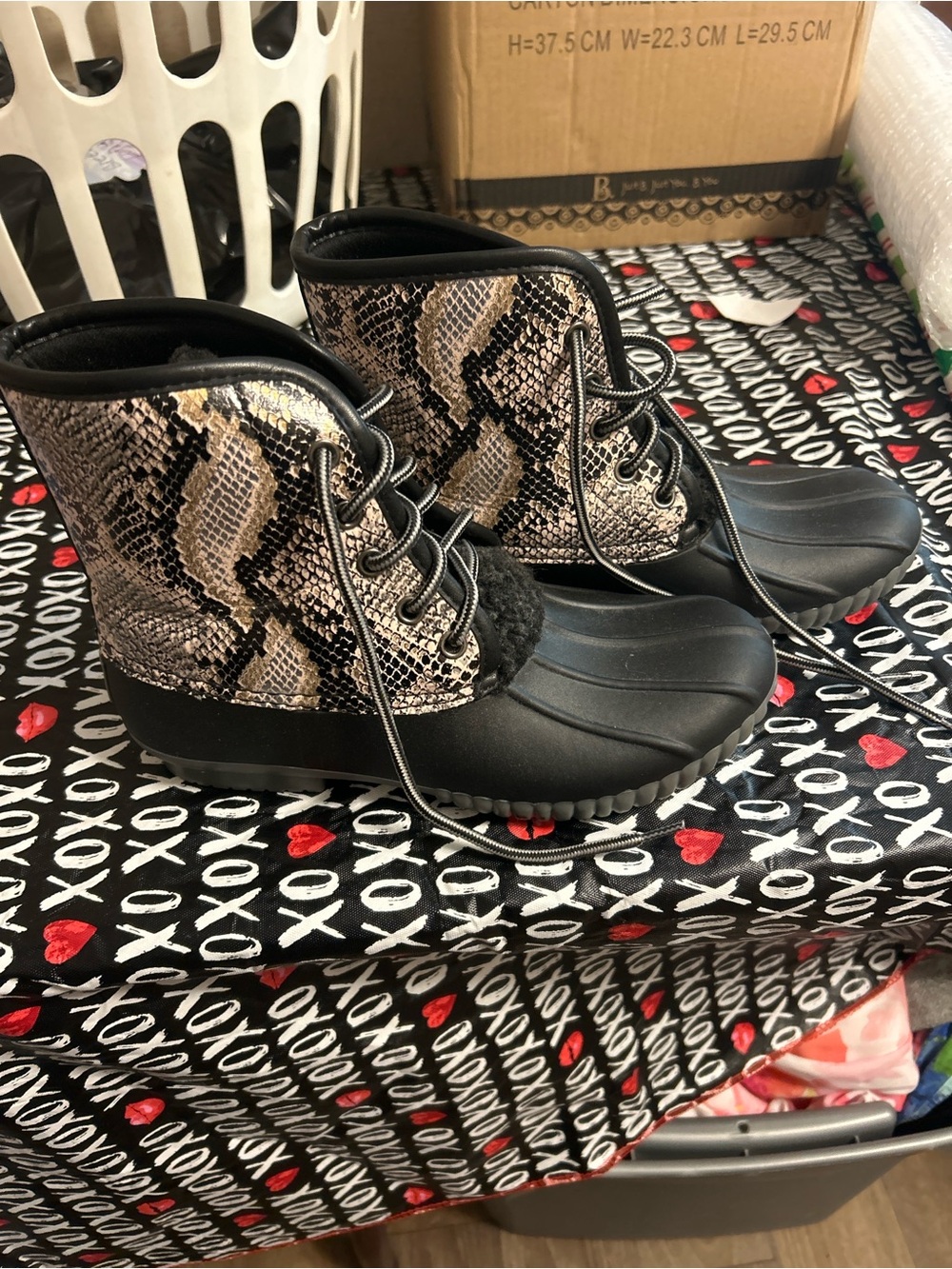 Women’s Snake-Print Waterproof Duck Boots - Black/Tan